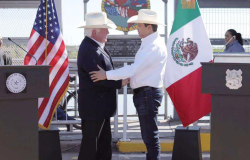 Presiden Gobernador García Cabeza de Vaca y Comisionado de Agricultura de Texas, Miller, encuentro histórico en puente Internacional Laredo