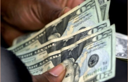 Propone Obama aumento al salario mínimo en EUA