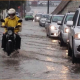 Impacta llovizna vialidad en Monterrey