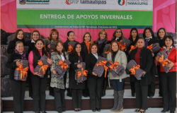 Entrega María del Pilar Apoyos Invernales para las familias de Tamaulipas