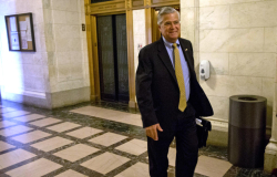 Renuncia líder del Senado de NY tras arresto por corrupción