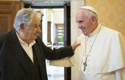Recibe Papa a José Mujica en el Vaticano