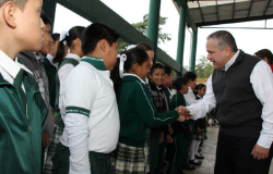 Reconocen trabajo del alcalde Gustavo Torres en favor de la educación de calidad