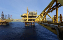 Pemex reducirá producción petrolera por recorte