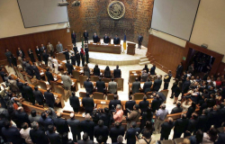 Pagan 28 mil pesos a edecanes en el Congreso de Jalisco