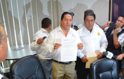 Denuncia formalmente Jorge Valdez y el PRD a Cabeza de Vaca ante la PGJE