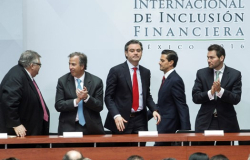 Peña Nieto presenta Política Nacional de Inclusión Financiera