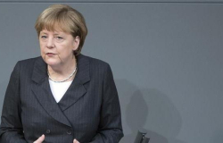 Merkel insta a no negociar con Londres hasta que no formalice deseo de salir