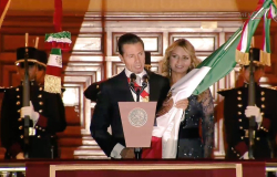 Peña Nieto encabeza ceremonia del Grito de Independencia desde Palacio Nacional