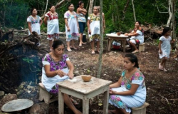 Imperativo revitalizar la lengua para preservar cultura maya: expertos