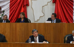 Acuden funcionarios estatales al Congreso del Estado para analizar la Glosa del Primer Informe del Gobernador Jaime Rodríguez Calderón.