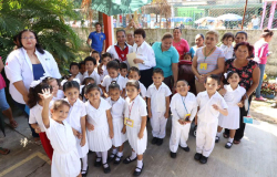 Alcaldesa constata entrega de barda perimetral a Jardín  de Niños del Club Rotario Tampico-Metropolitano