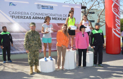 Premia Alcaldesa a ganadores de Carrera Conmemorativa de las Fuerzas Armadas Mexicanas