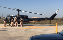 Secretario de Seguridad Interna de los EU John Kelly sobrevuela  en helicóptero la frontera
