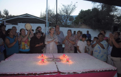 El cumpleaños de la primera trabajadora social de Victoria… Tony Sáenz de Almaraz