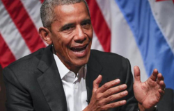Obama reaparece en Chicago y pide mirar a los inmigrantes «como personas»