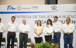 Secretario de Educación y Presidenta del Sistema DIF Tamaulipas entregan Becas