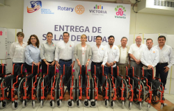 DIF Victoria y Club Rotario Victoria A.C. entregan sillas de ruedas