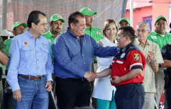 Reconoce Oscar Almaraz a bomberos victorenses