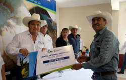 Reciben productores del Altiplano más de 29 toneladas de semilla certificada.