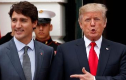 Trump dice que podría estudiar un acuerdo comercial con Canadá y sin México