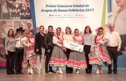 Premia Mariana Gómez a ganadores del Primer Concurso de Grupos de Danza Folklórica en Tamaulipas.