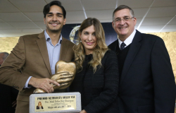 Reconocen con Premio Altruista Siglo XXI a Alcaldesa de Reynosa