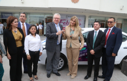 Entrega alcaldesa Maki Ortiz auto del sorteo «Año Nuevo, Carro Nuevo»