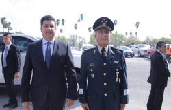 Reconoce Gobernador al Ejército Mexicano en su día.