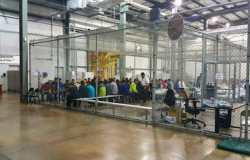 Causan indignación jaulas de niños migrantes; EU justifica tolerancia cero