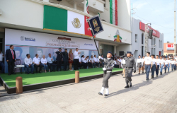 Preside Maki Ortiz desfile conmemorativo del CCVIII Aniversario de la Independencia Nacional