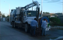 Con limpieza y sondeo mejora servicio de drenaje en Reynosa