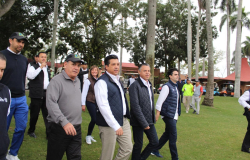 Golfistas nacionales y extranjeros participan torneo que se realiza en Tampico.