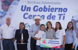 Acercan Gobierno y DIF Tamaulipas programas institucionales a familias de Miquihuana.