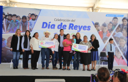 Festeja Gobernador y Presidenta DIF Tamaulipas, Día de Reyes a la niñez de Jaumave.