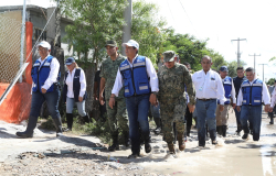 Supervisa Gobernador acciones para atender a la población afectada por inundaciones en Reynosa.