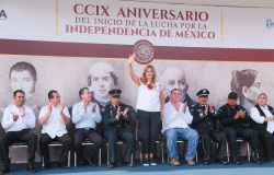 Presidió Maki Ortiz Domínguez Desfile Conmemorativo de la Independencia de México