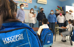 Mariana Gómez visita escuelas rurales de Ocampo y Nuevo Morelos para hacer entrega de nuevos desayunadores escolares y dotaciones alimentarias a estudiantes.