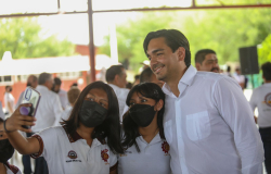 Pide Alcalde Carlos Peña Ortiz a estudiantes no abandonar escuelas