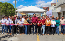 Inauguró Carlos Peña Ortiz pavimentación hidráulica con vecinos de La Cañada