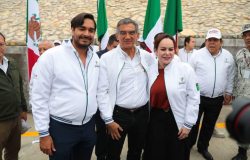 Arranca Gobernador Américo Villarreal  Anaya acompañado por el Alcalde Carlos Peña Ortiz el Operativo Invierno  2023 Bienvenido Paisano