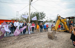 Dio Alcalde Carlos Peña banderazo de arranque de pavimentación hidráulica en la Ernesto Zedillo