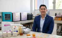 Elaboran en la UAT innovadores productos derivados de la miel deabeja