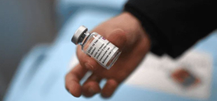 AstraZeneca admite efecto secundario grave por vacuna anticovid