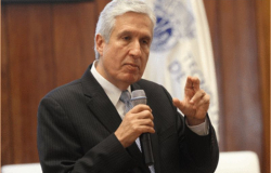 Analizará rector del Tec si se lanza como candidato a la gubernatura