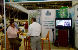 Instala stand, Desarrollo Rural en Congreso de Ganadería