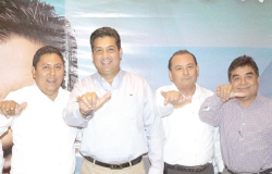 Se suman abogados y candidatos independientes y del PT a Cabeza de Vaca