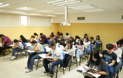 Recibe la UAT a miles de jóvenes en el examen de admisión EXANI-II