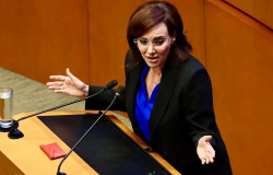 Lilly Téllez protagoniza nuevo altercado en el Senado durante acto LGBTQ+