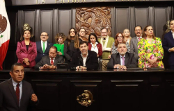 Gerardo Fernández Noroña denuncia agresión planificada por parte de Alejandro Moreno tras sesión de la Comisión Permanente